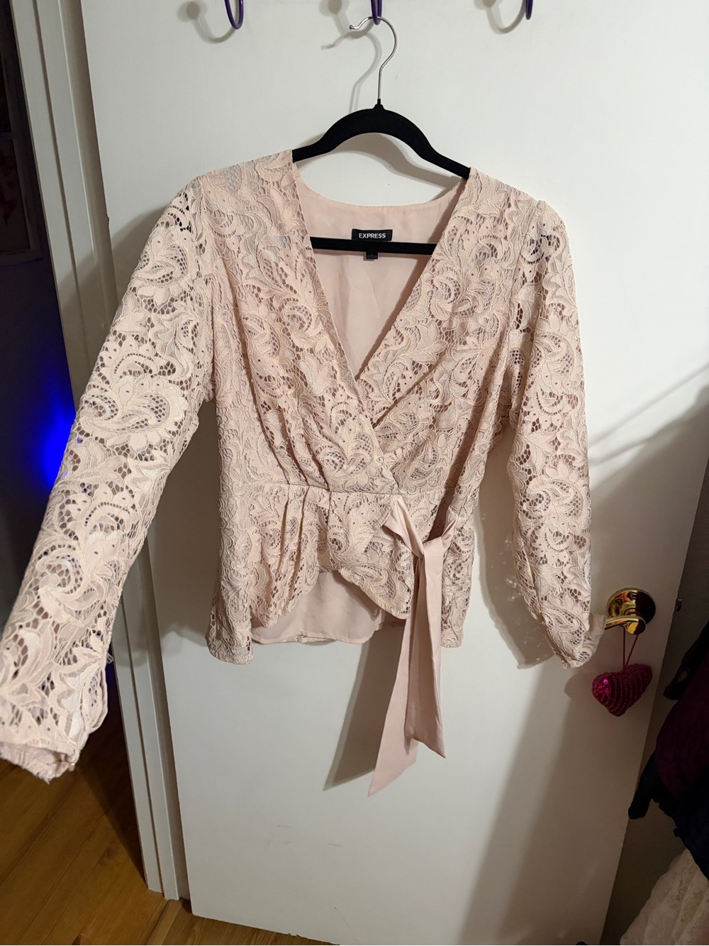 🥳 Large Express Women's Pale Pink Lace Faux Wrap Blouse